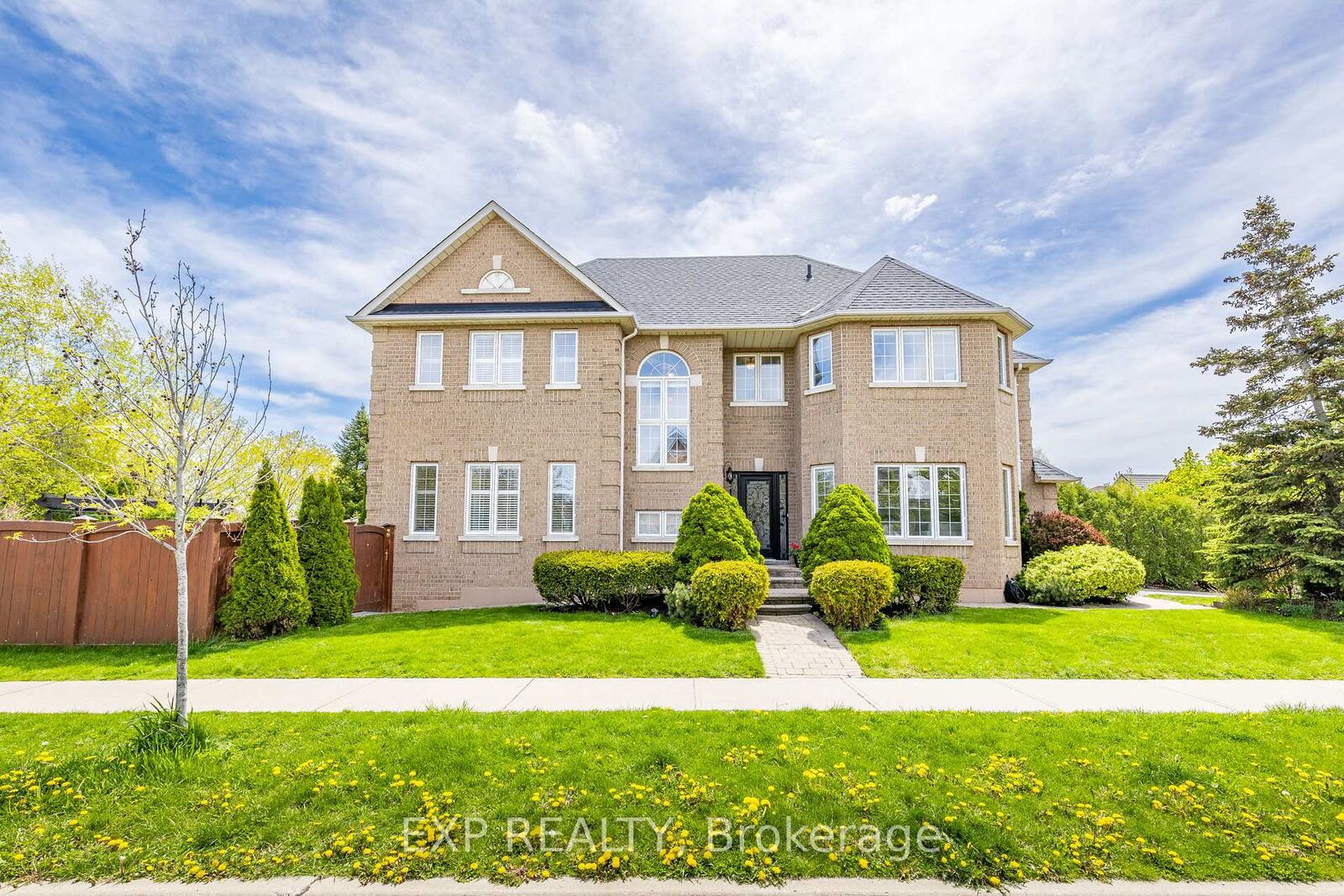 Property Photo: 2137 Frontier Drive ON L6M 3S3