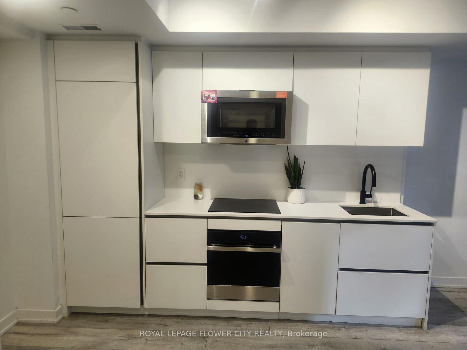 Property Photo:  327 King Street W 704  ON M5V 0W7 