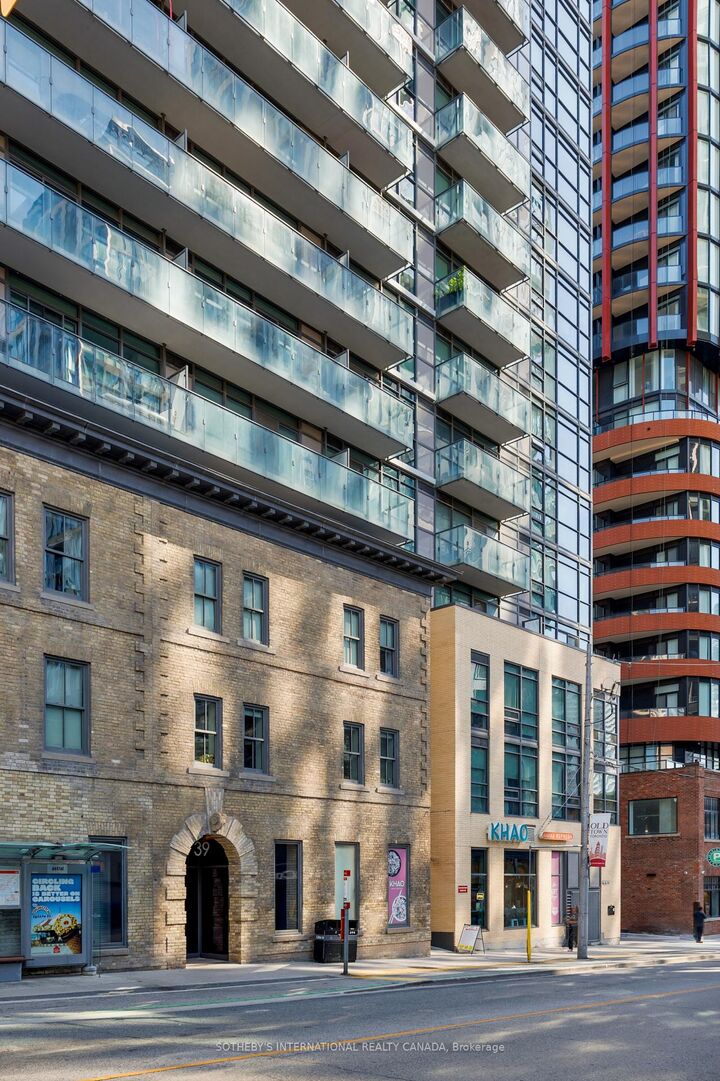 Property Photo: 39 Sherbourne Street 1606 ON M5A 0L8