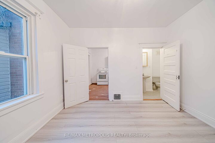 Property Photo: 240 Division Street ON L1G 5M5