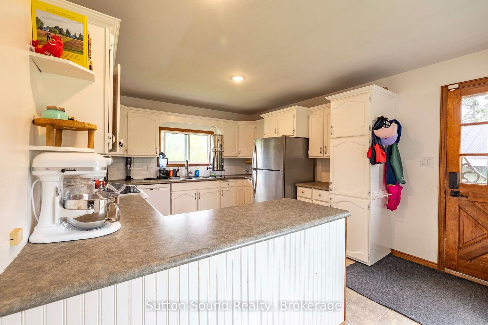Property Photo:  444 Balmy Beach Road  ON N4K 5N4 