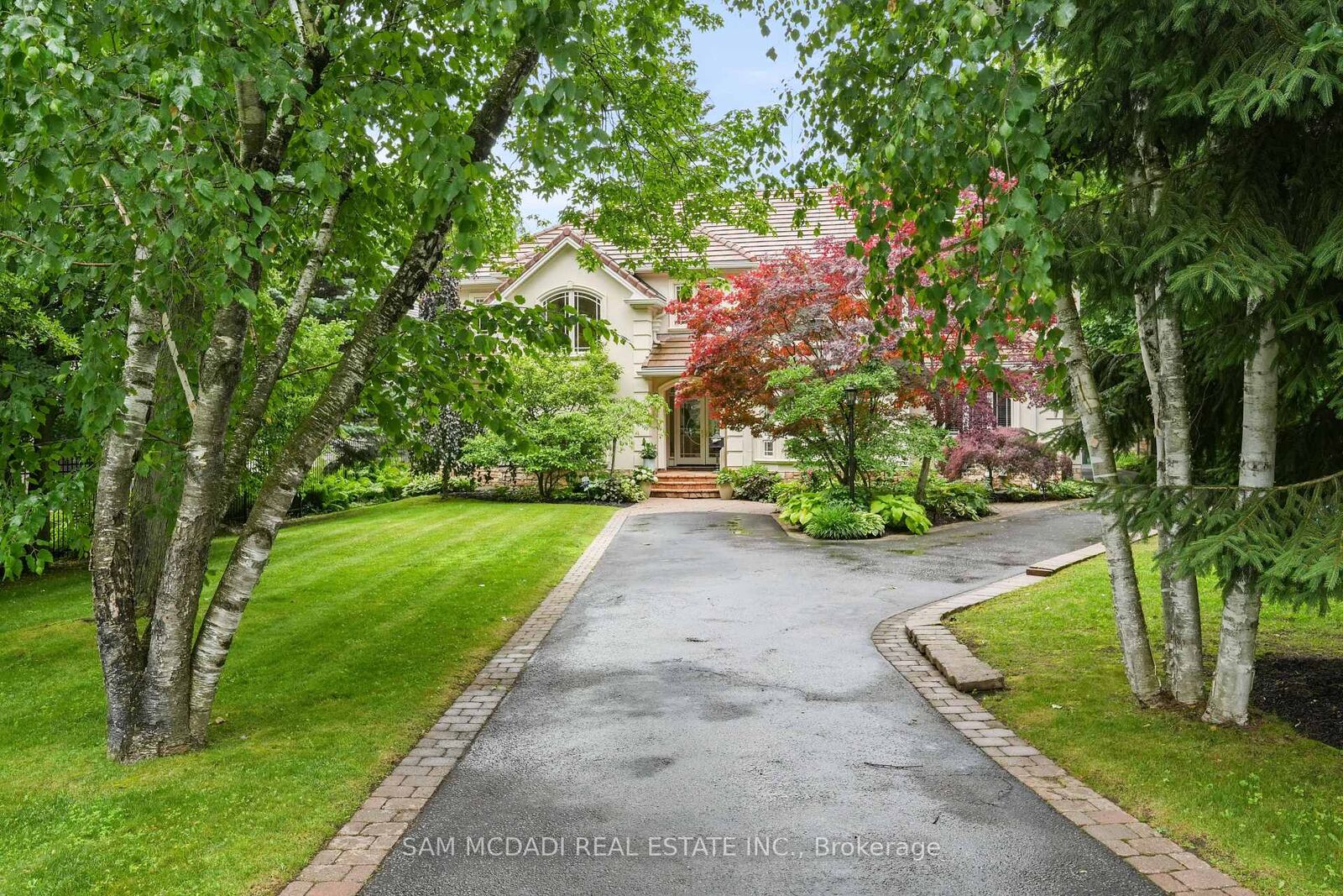 Property Photo: 1382 Aldo Drive ON L5H 3E9