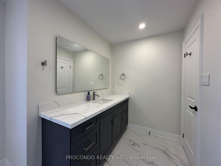 Property Photo:  3366 Mulcaster Road Room 1  ON L5L 5A7 