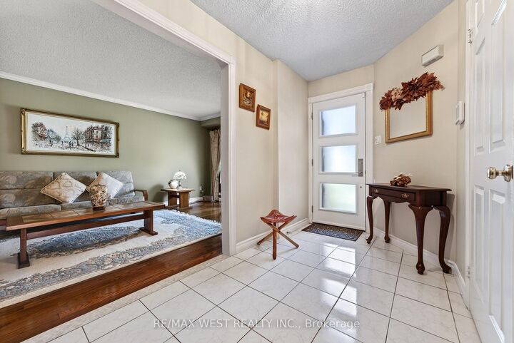 Property Photo: 88 Palomino Drive ON L4Z 3H8