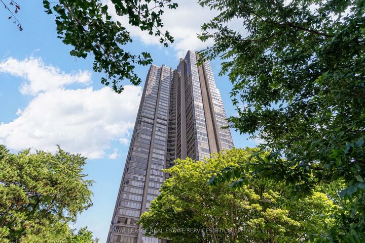 Property Photo: 2045 Lake Shore Boulevard W 1610 ON M8V 2Z6