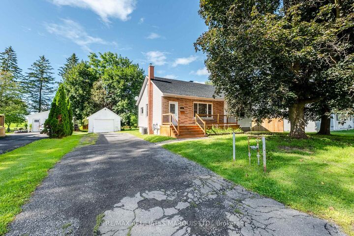 Property Photo:  16 Front Street  ON K0C 1K0 