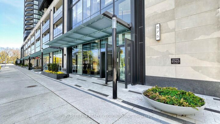 Property Photo: 575 Bloor Street E 2708 ON M4W 0B2
