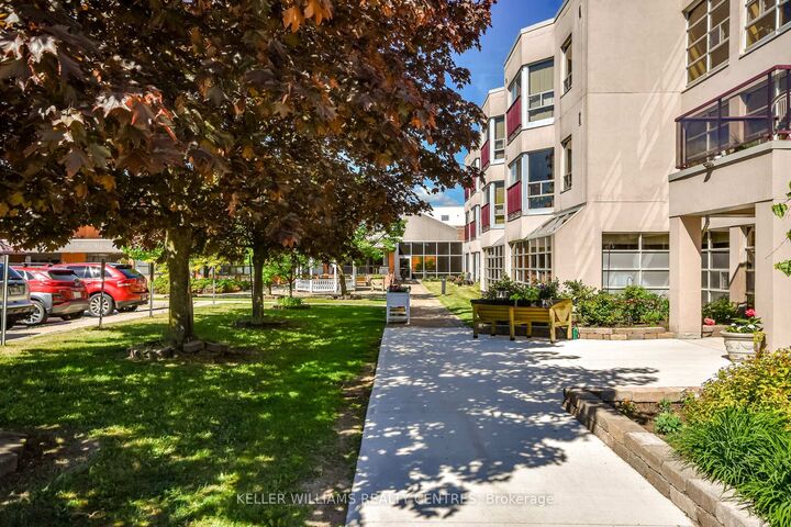 Property Photo: 49 Raglan Street 102 ON L9Y 4X1
