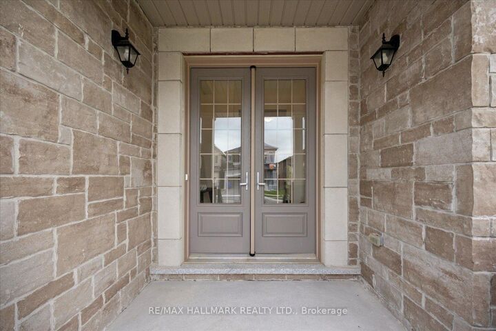 Property Photo: 72 Silk Twist Drive ON L9N 0W4