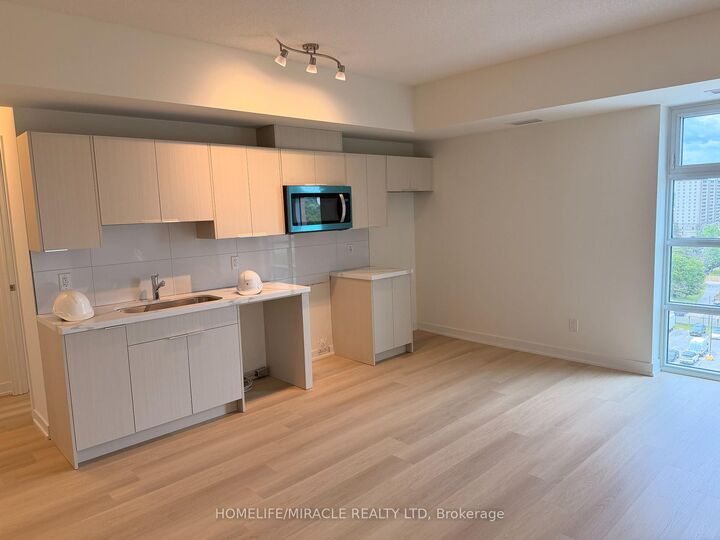 Property Photo:  2825 Jane Street 903  ON M3N 0A8 