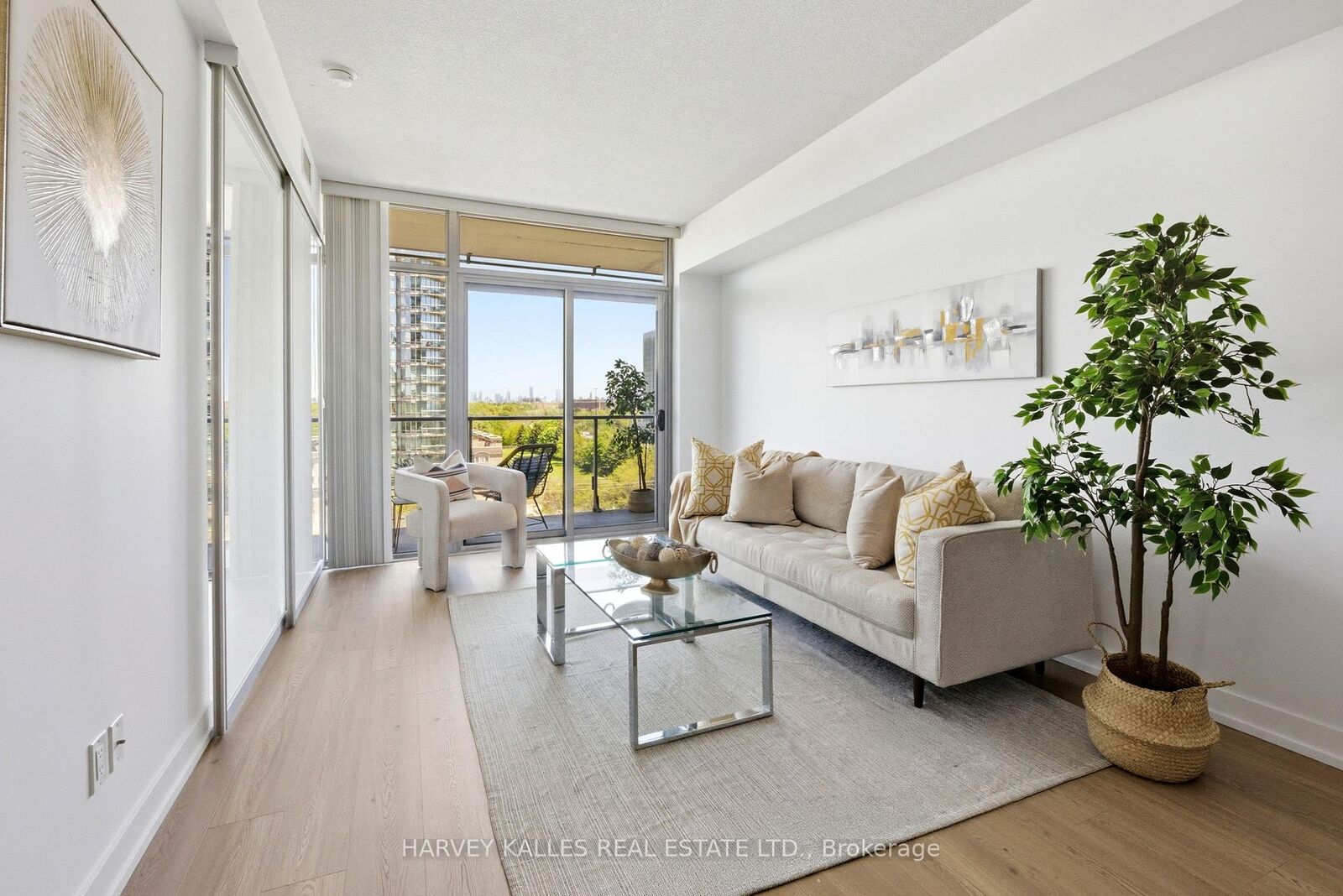 Property Photo: 103 The Queensway N/A 701 ON M6S 5B3