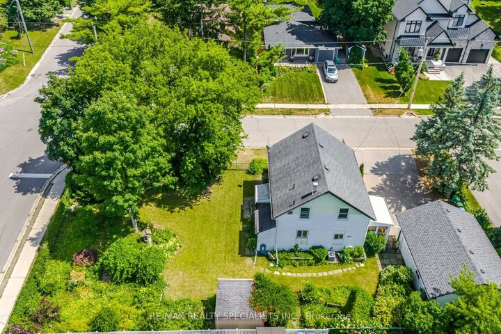 Property Photo: 173 Victoria Street ON L7E 3H5