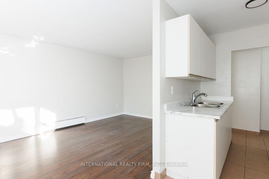 Property Photo:  93 High Street 204  ON N6C 4J8 