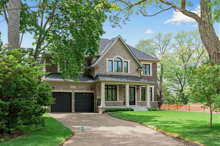 1429 Dundas Crescent — photo 1