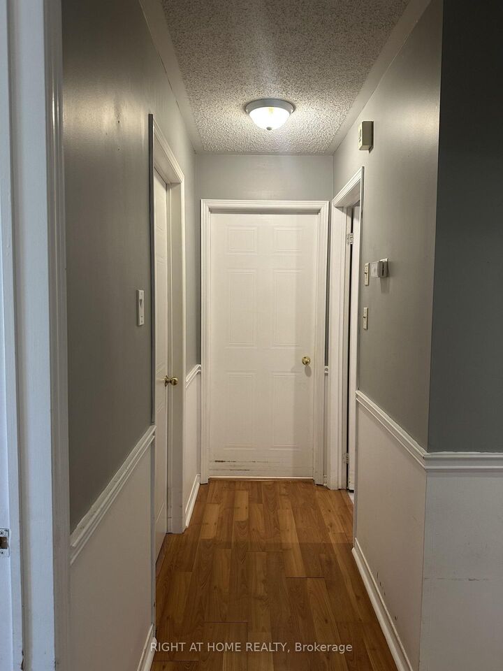 Property Photo:  247 King Street 106  ON L9R 1N4 