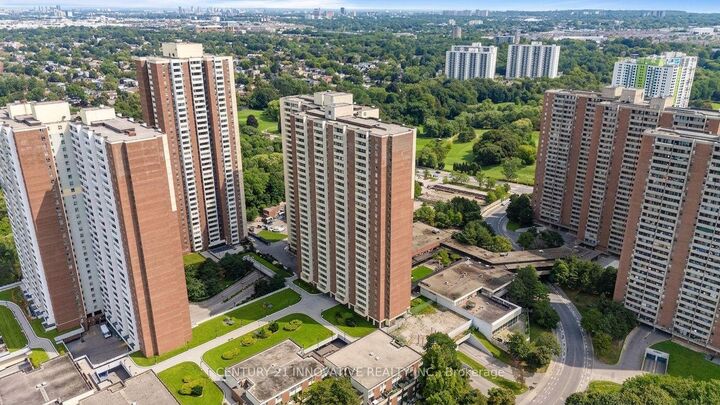 Property Photo:  1 Massey Square 609  ON M4C 5L4 