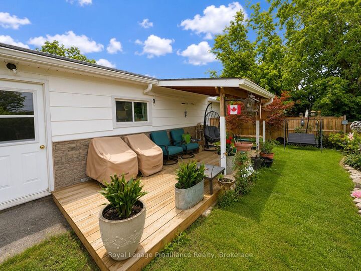 Property Photo:  163 Shuter Street  ON K8V 3L9 
