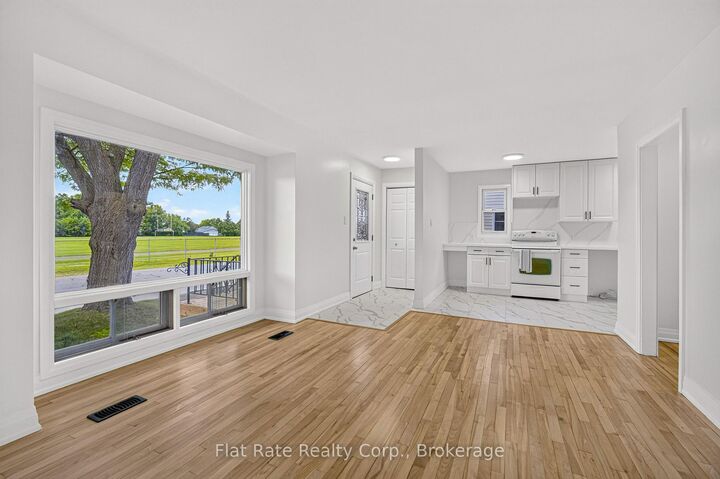 Property Photo:  718 Gillespie Avenue  ON K9J 5N8 