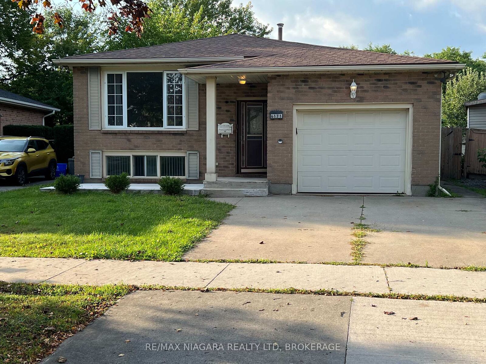 Property Photo:  6171 Charnwood Avenue  ON L2H 2L5 