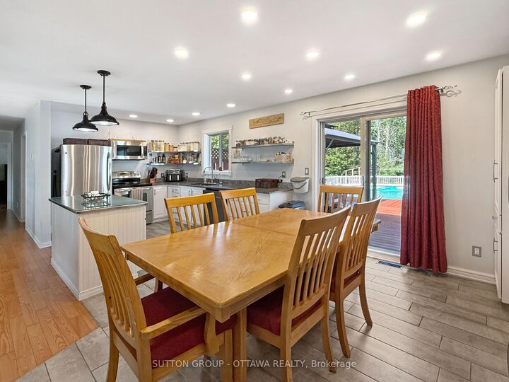 Property Photo:  1629 Morris Street  ON K6H 7G9 