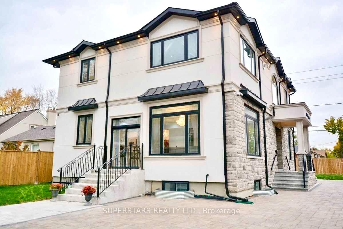 Property Photo:  123 Wilmington Avenue  ON M3H 5J5 