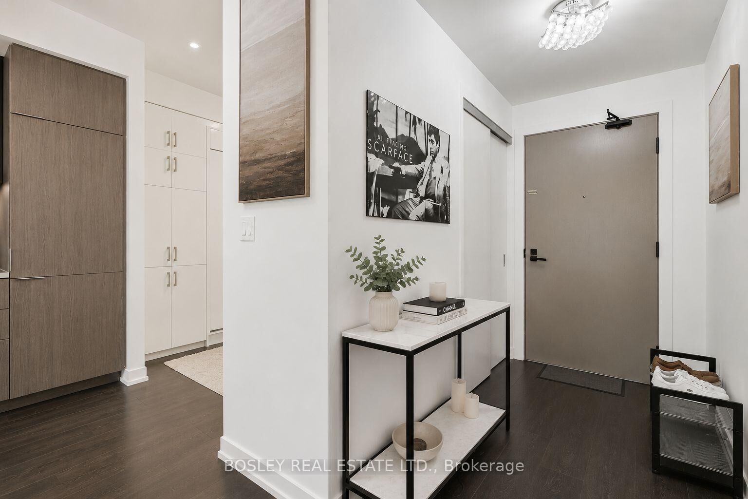 Property Photo: 223 St Clair Avenue 209 ON M4V 0A5