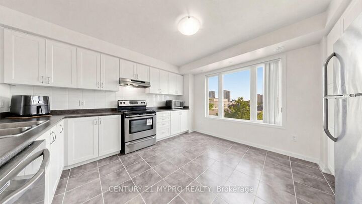 Property Photo: 2895 Hazelton Place E 3 ON L5M 0S4