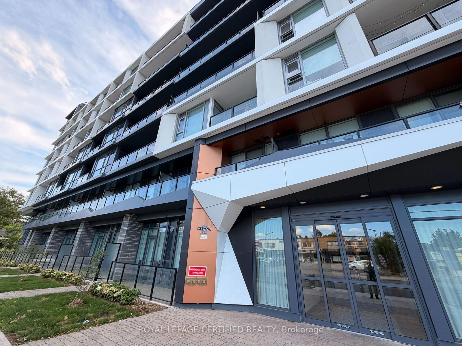 Property Photo:  556 Marlee Avenue 405  ON M6B 0B1 