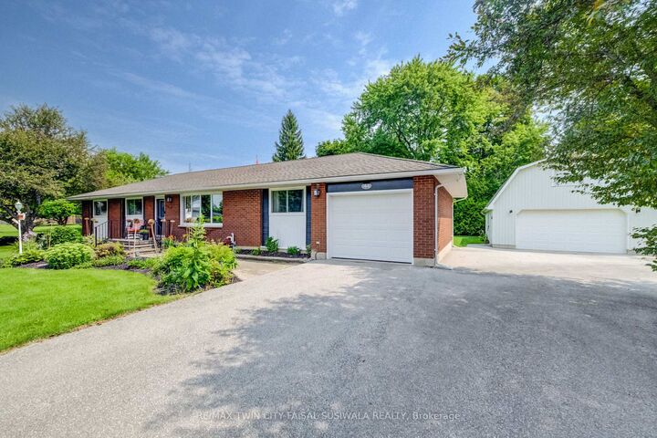 Property Photo: 44 Oakwood Drive ON N1R 5S3