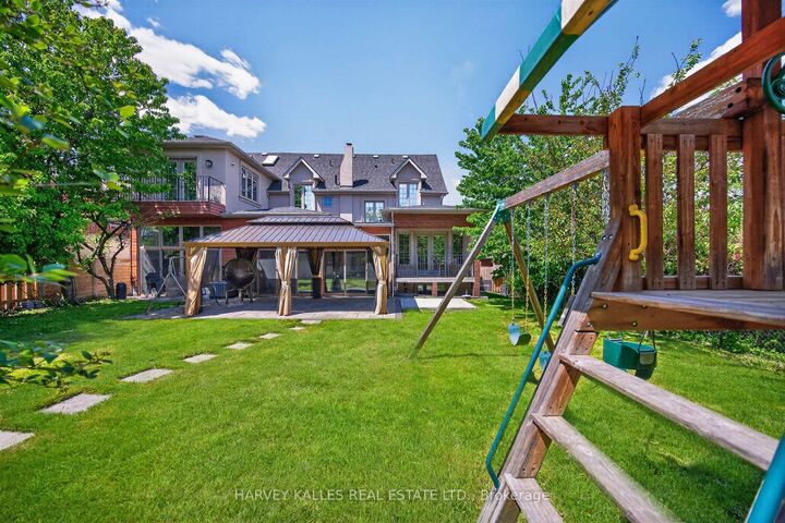 Property Photo:  17 Lockheed Boulevard  ON M9P 2H5 