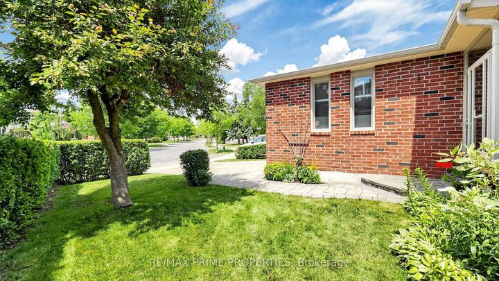 Property Photo: 15 Marsh Street ON L4C 7P5