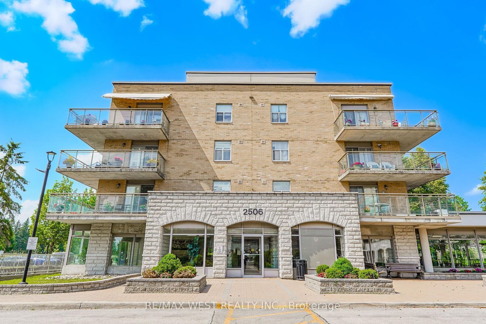 Property Photo:  2506 Rutherford Road 414  ON L4K 5N4 
