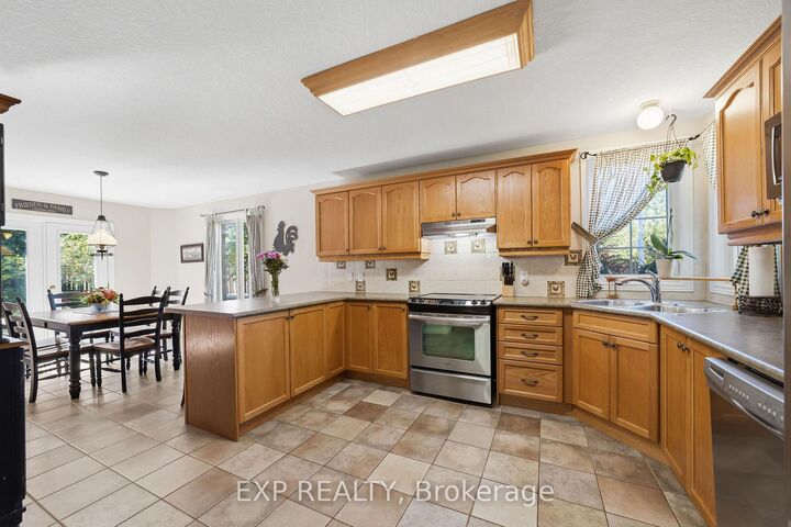 Property Photo:  924 Garibaldi Avenue  ON N5X 4J8 