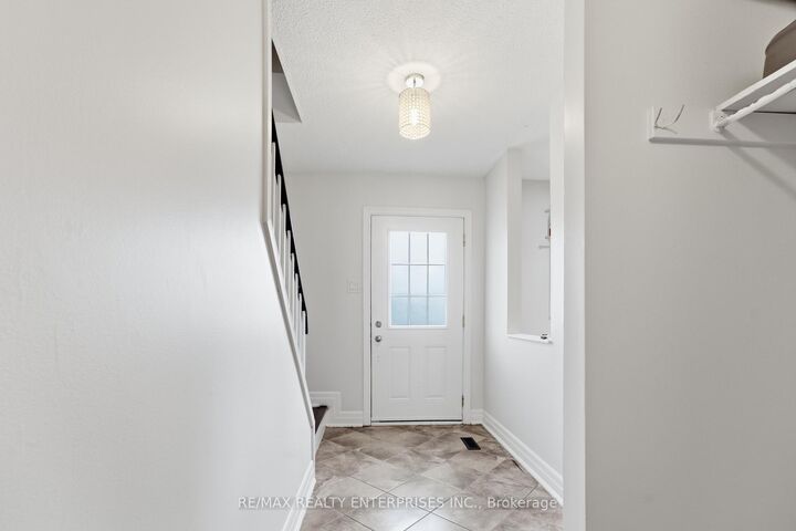 Property Photo:  93 Hansen Road 68  ON L6V 3C8 