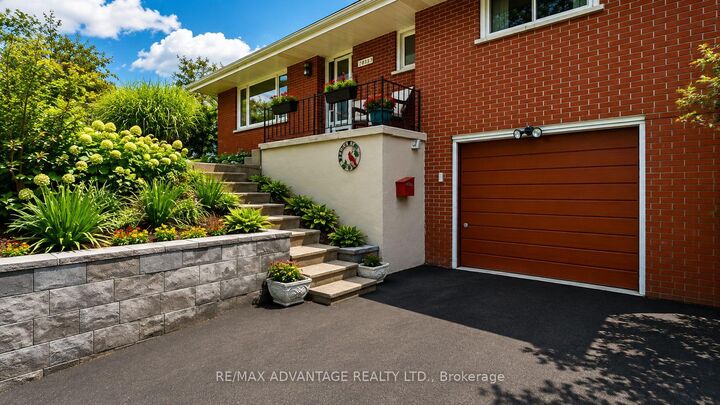 Property Photo: 1031 Eagle Drive ON N5Z 3H4