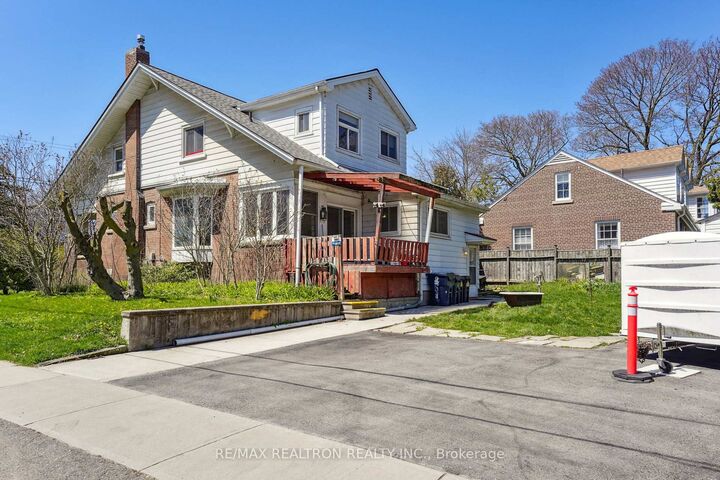 Property Photo:  2585 Lake Shore Boulevard W Lower Level  ON M8V 1G3 