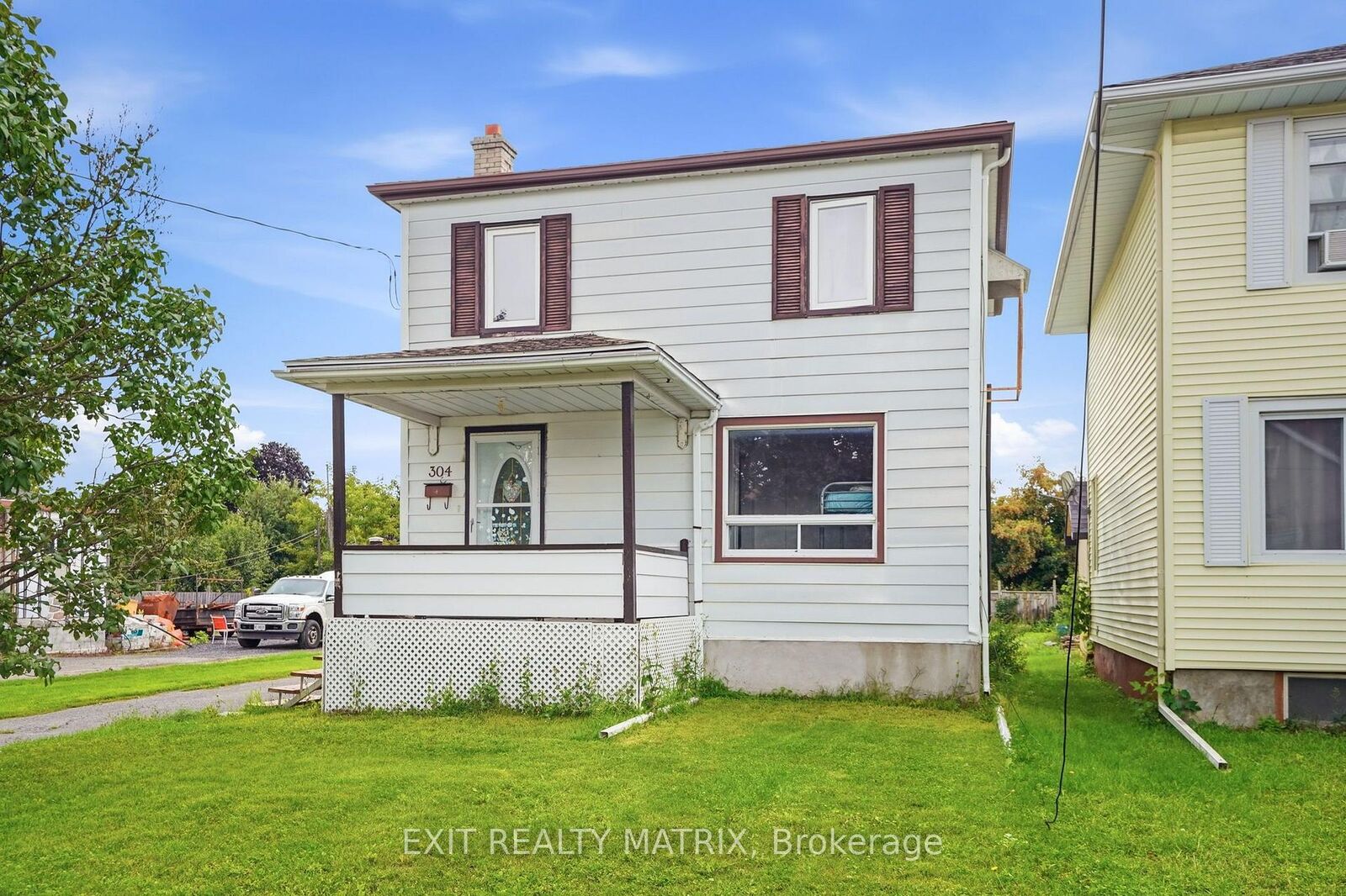 Property Photo:  304 Abbott Street  ON K6A 2C9 