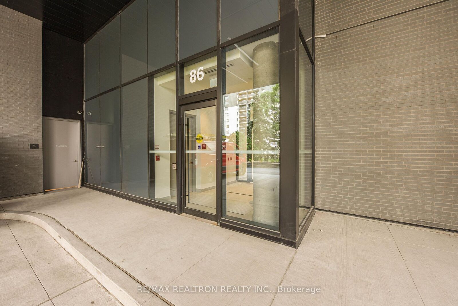 Property Photo: 86 Dundas Street E 410 ON L5A 0B1