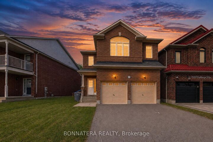 Property Photo: 4297 Guildwood Way ON L5R 0A7