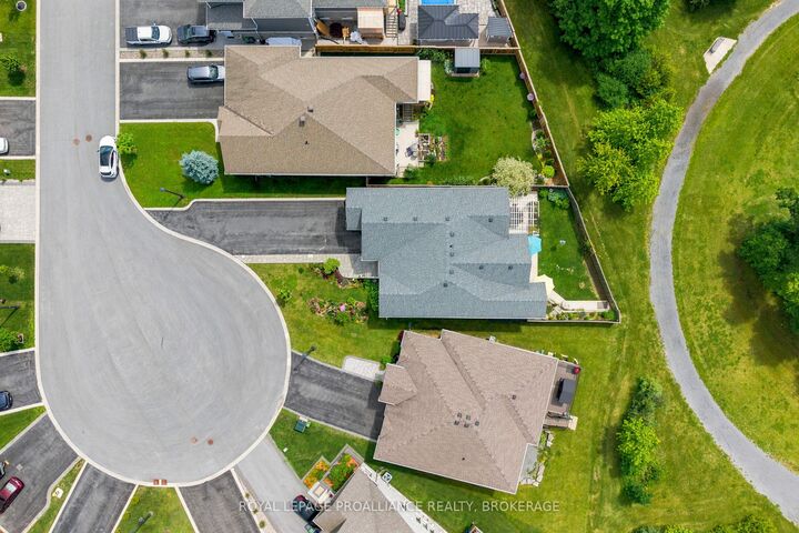 Property Photo: 861 Windermere Drive ON K7P 0N5