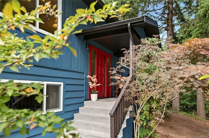Property Photo: 2686 Morningstar Rd BC V8H 2G5