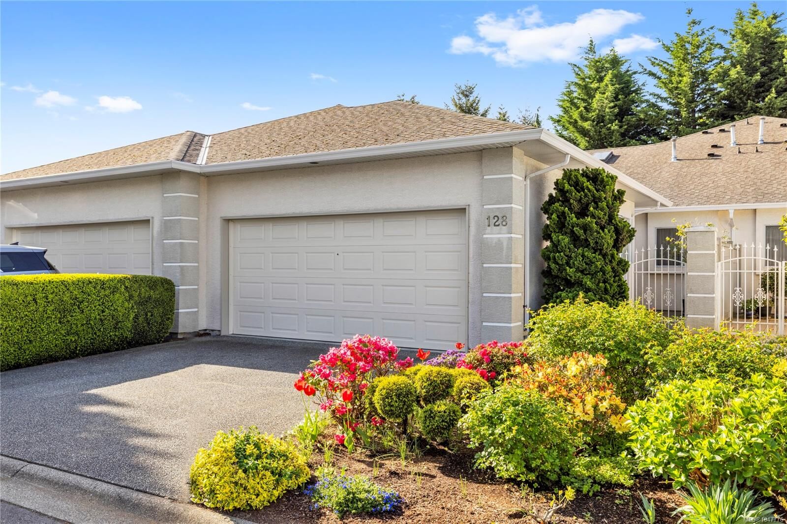 Property Photo: 128 Ocean Walk Dr BC V9V 1N2