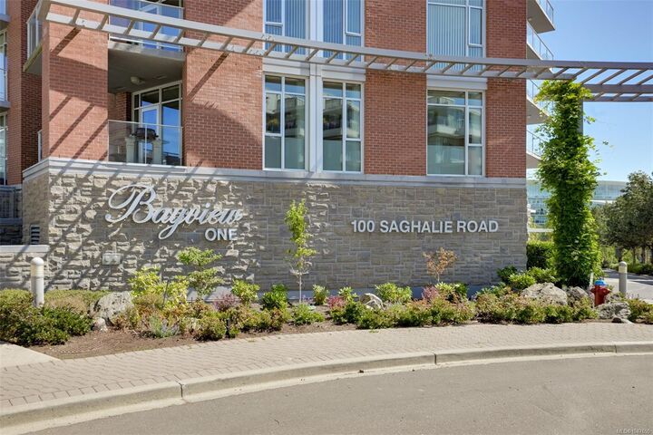 Property Photo: 100 Saghalie Ave #Th5 BC V9A 0A1