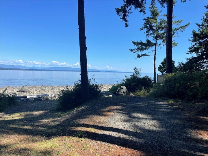 Property Photo: 624 Wa Wa Kie Rd BC V0P 0A8