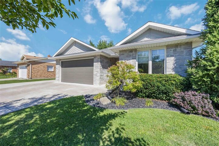 Property Photo: 1040 Finch Drive ON N7S 6A7