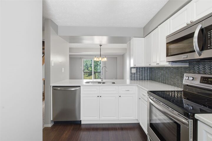 Property Photo: 115 Saxonwald PA 15234
