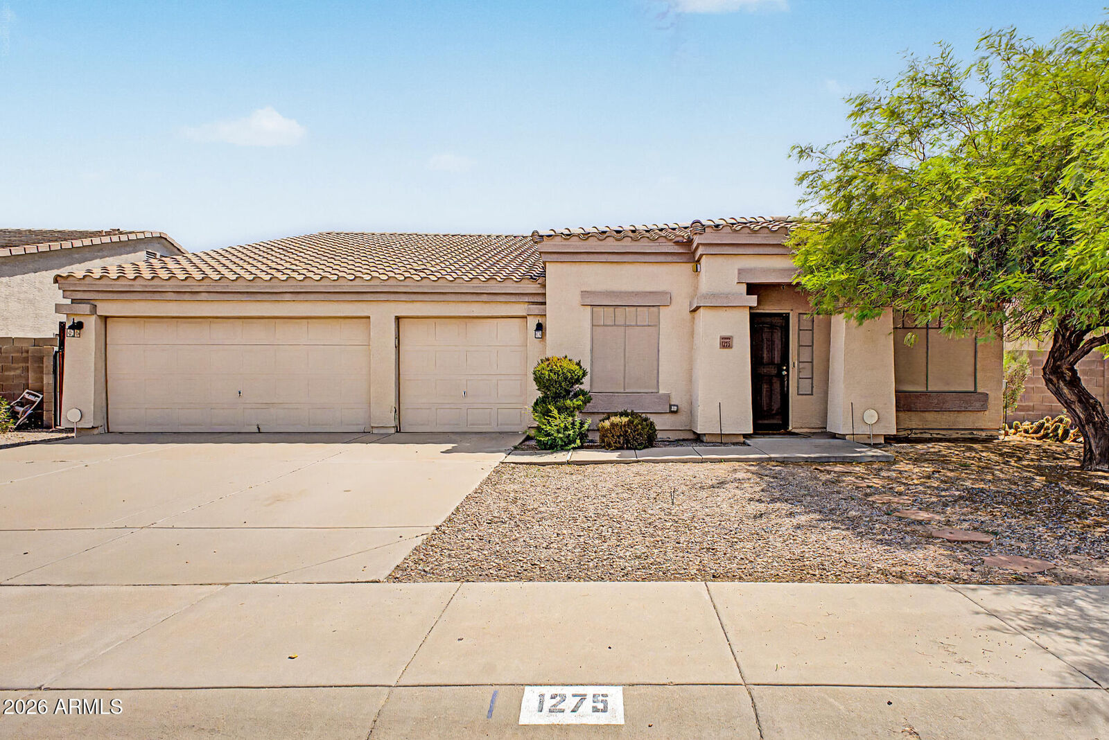 Property Photo: 1275 W Avalon Canyon Drive AZ 85122