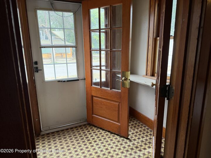 Property Photo:  29 7th Avenue W  ND 58601 