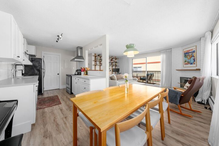 Property Photo:  1610 Chesterfield Avenue 202  BC V7M 2N7 
