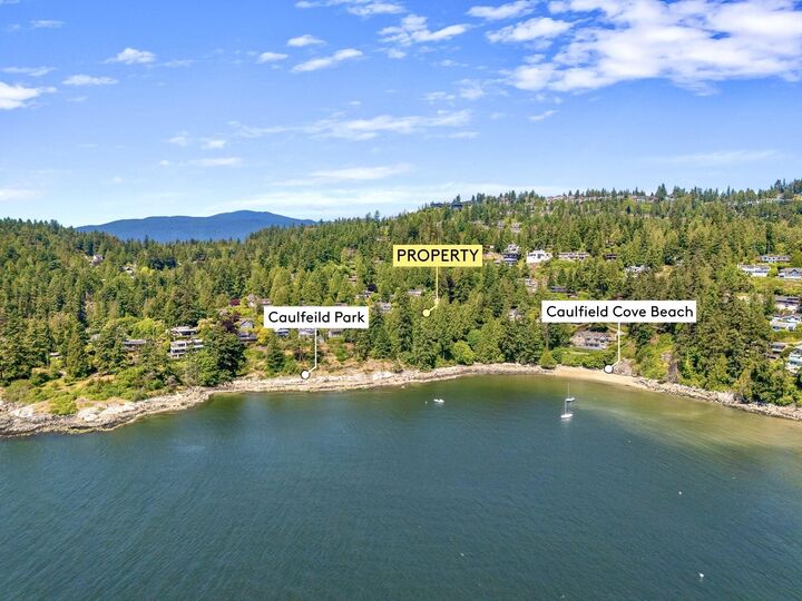 Property Photo: 4704 Dogwood Lane BC V7W 1J1